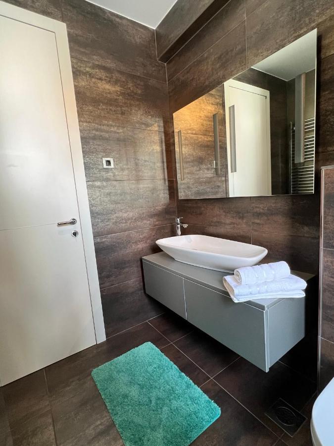 Appartement Luxury Laurus Penthouse With Awesome Sea View à Primošten Extérieur photo