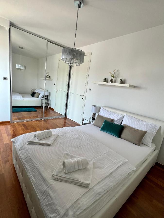 Appartement Luxury Laurus Penthouse With Awesome Sea View à Primošten Extérieur photo