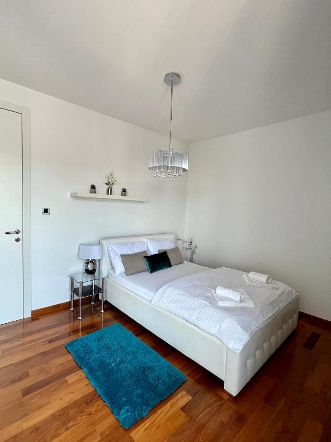 Appartement Luxury Laurus Penthouse With Awesome Sea View à Primošten Extérieur photo