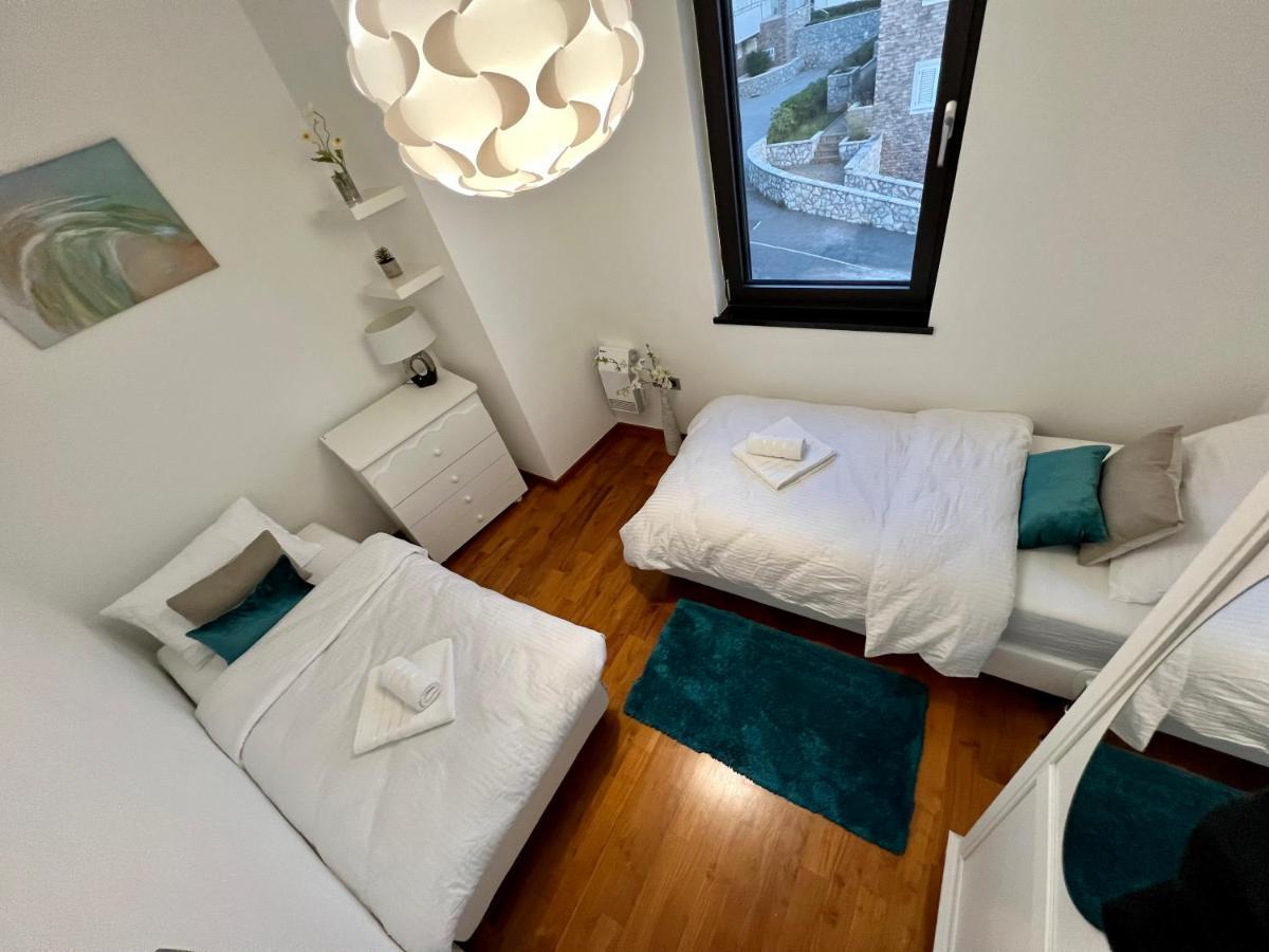 Appartement Luxury Laurus Penthouse With Awesome Sea View à Primošten Extérieur photo