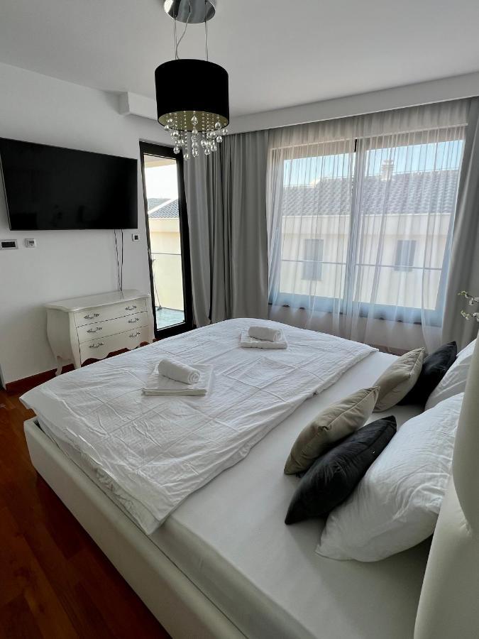 Appartement Luxury Laurus Penthouse With Awesome Sea View à Primošten Extérieur photo